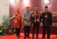 Kepala Desa Cikurutug Cireunghas Raih Penghargaan NLP di Paralegal Justice Award 2024./ Foto: Diskominfosan Kab. Sukabumi