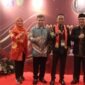 Kepala Desa Cikurutug Cireunghas Raih Penghargaan NLP di Paralegal Justice Award 2024./ Foto: Diskominfosan Kab. Sukabumi