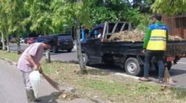 Disperkim Sukabumi rutin rawat taman kota agar tetap hijau, indah, dan nyaman bagi warga. | Istimewa