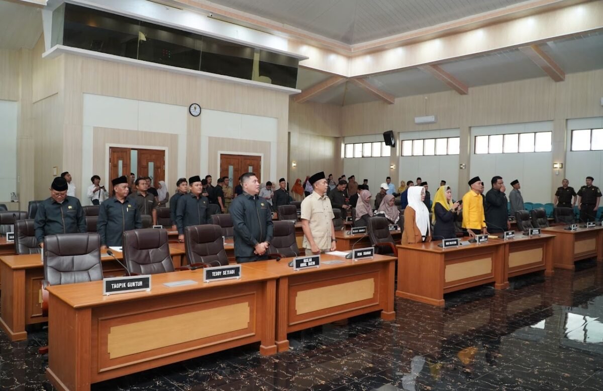 DPRD Sukabumi soroti perubahan status BPR menjadi PT dalam Rapat Paripurna ke-7 tahun 2025. | Humas DPRD