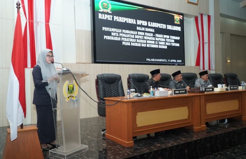 Fraksi DPRD sampaikan catatan penting untuk revisi Perda PDRD. | Humas DPRD