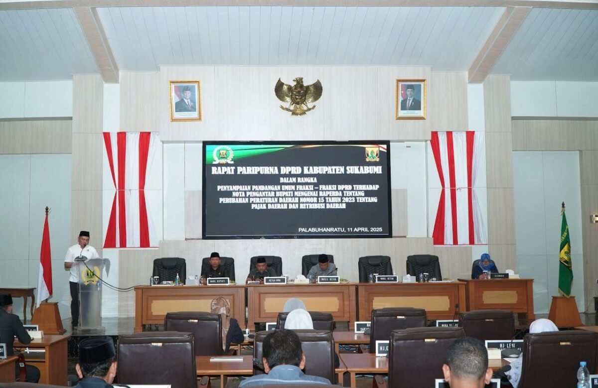 Fraksi DPRD buka pandangan soal revisi Perda PDRD. | Humas DPRD