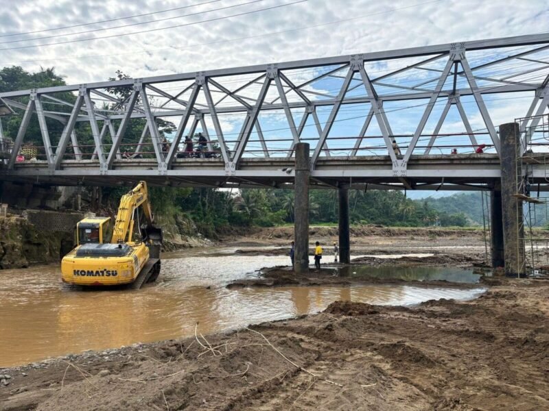 Perbaikan Jembatan Bojongkopo dimulai, fokus pada penguatan struktur.