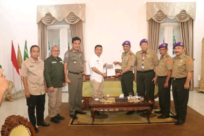 Pemkab Sukabumi gandeng IARMI dorong pembangunan daerah berlandaskan bela negara. | Fb/Pemerintah Kabupaten Sukabumi