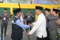Wabup Sukabumi lepas 442 jemaah haji Kloter 18, tekankan kesiapan fisik, mental, dan semangat kebersamaan. | Fb/Pemerintah Kabupaten Sukabumi