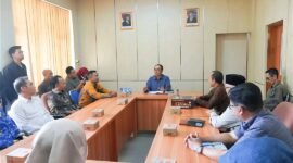 Sekda Sukabumi terima laporan akhir tahapan Pilkada 2024 dari KPU. | Fb/Pemerintah Kabupaten Sukabumi