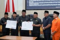 Bupati dan Wabup Sukabumi bahas Raperda strategis dalam Rapat Paripurna DPRD. | Fb/Pemerintah Kabupaten Sukabumi