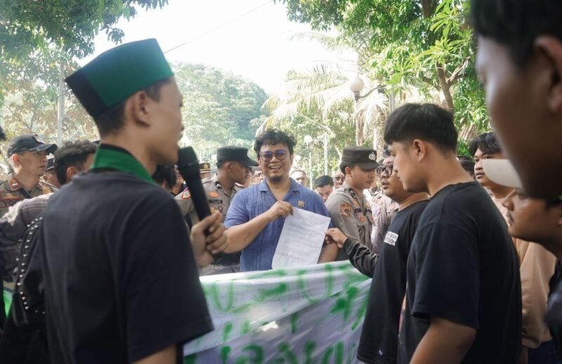 DPRD Sukabumi terima aspirasi HMI soal pelanggaran ketenagakerjaan di PT. Paiho. | Dok. Humas DPRD