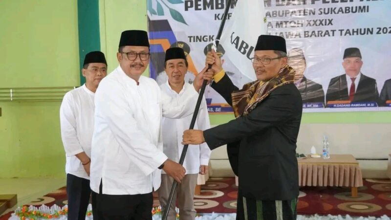 Bupati Asep Japar lepas 70 kafilah MTQH Sukabumi dengan semangat dan doa terbaik. | Fb/Pemerintah Kabupaten Sukabumi