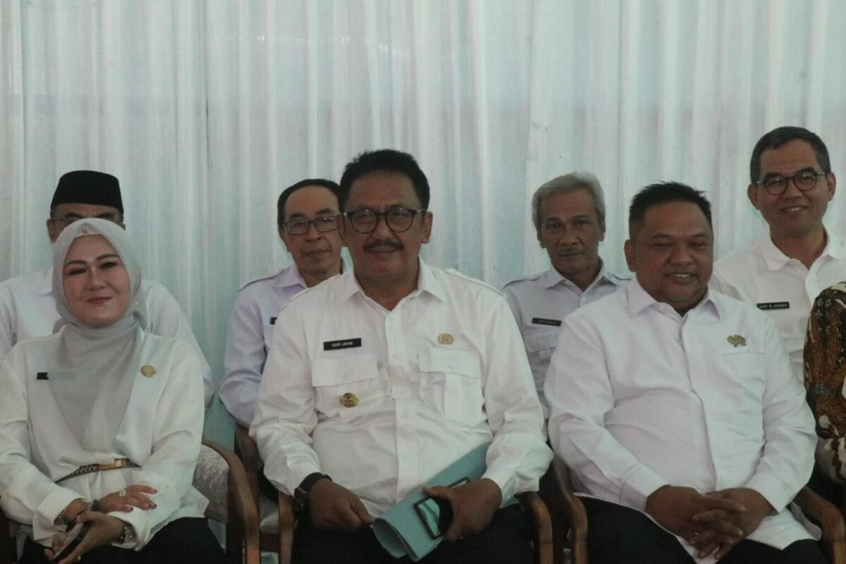 Ketua DPRD dan Bupati Sukabumi teken komitmen antikorupsi bersama KPK di Gedung Pakuan. | Istimewa