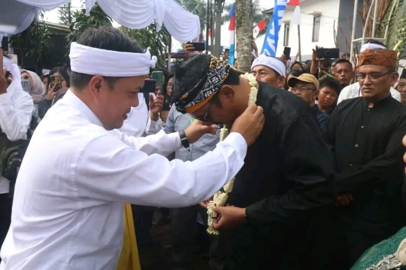 Bupati Sukabumi hadiri HUT Desa Sukajaya ke-41, ajak warga bangun desa. | Fb/Pemerintah Kabupaten Sukabumi 