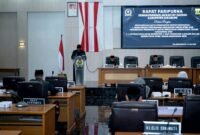 Bupati Sukabumi bahas perubahan anggaran dan realisasi APBD 2025 di Paripurna DPRD. | Fb/Pemerintah Kabupaten Sukabumi 