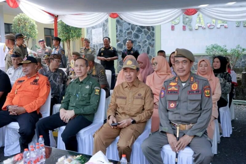 Sekda Sukabumi tekankan pendekatan humanis dalam Apel Siaga Satpol PP & Satlinmas. | Fb/Pemerintah Kabupaten Sukabumi 