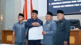 DPRD Sukabumi sahkan dua Raperda strategis untuk APBD 2026 dan penataan pusat perbelanjaan. | FB/Pemerintah Kabupaten Sukabumi 