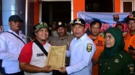 Wabup Sukabumi tinjau lokasi bencana di Cisolok, pastikan layanan dasar warga berjalan baik. | Fb/Pemerintah kabupaten Sukabumi 