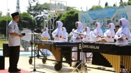 Corps Putri Assalam resmi dilepas ke Kejuaraan Marching Band Internasional Piala Raja Hamengku Buwono 2025! | Fb/Pemerintah kabupaten Sukabumi 
