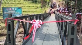 Jembatan Panel Garuda mudahkan akses warga empat desa di Cisolok.