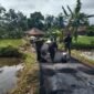 Disperkim bangun jalan lingkungan di Desa Jagamukti, warga sambut dengan antusias.