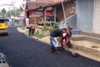 Disperkim Sukabumi bangun jalan lingkungan untuk tingkatkan akses dan kesejahteraan warga.