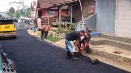 Disperkim Sukabumi bangun jalan lingkungan untuk tingkatkan akses dan kesejahteraan warga.