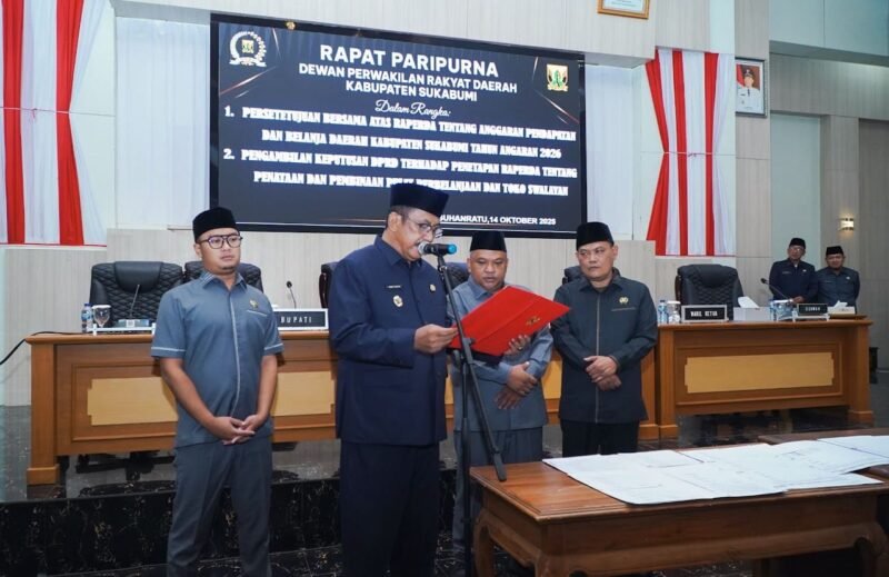 DPRD Sukabumi sahkan RAPBD 2026 dan Raperda Penataan Toko Swalayan.
