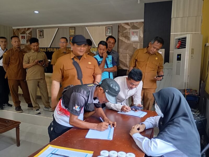 Seluruh pegawai Disperkim Sukabumi dinyatakan negatif narkoba setelah menjalani tes urine bersama BNNK.