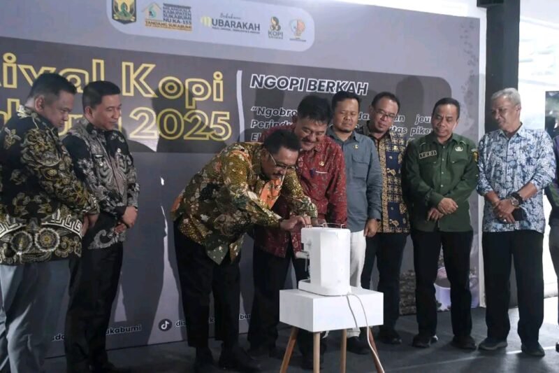 Bupati Sukabumi wajibkan kopi lokal hadir di setiap acara resmi. | Fb/Pemerintah kabupaten Sukabumi