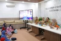 Sekda Sukabumi membuka Tandem Baper dan mengajak orangtua arahkan anak ke kegiatan positif. | Fb/Pemerintah Kabupaten Sukabumi 