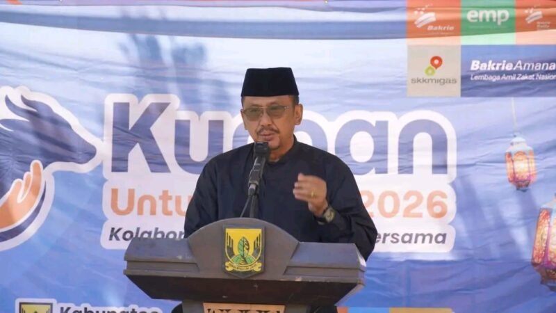 Pemkab Sukabumi salurkan sapi kurban dari Laznas Bakrie Amanah untuk masyarakat membutuhkan. (fb/Pemerintah Kabupaten Sukabumi)