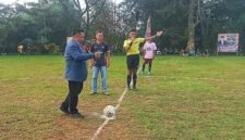Budi Azhar Mutawali resmi membuka Open Turnamen Pemuda Pakidulan Cup 2026 di Kecamatan Sagaranten.