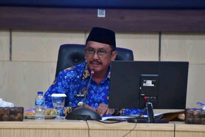 Bupati Sukabumi bahas PAD, SPMB, MBG, dan layanan kependudukan dalam rapat dinas. (fb/Pemerintah Kabupaten Sukabumi)