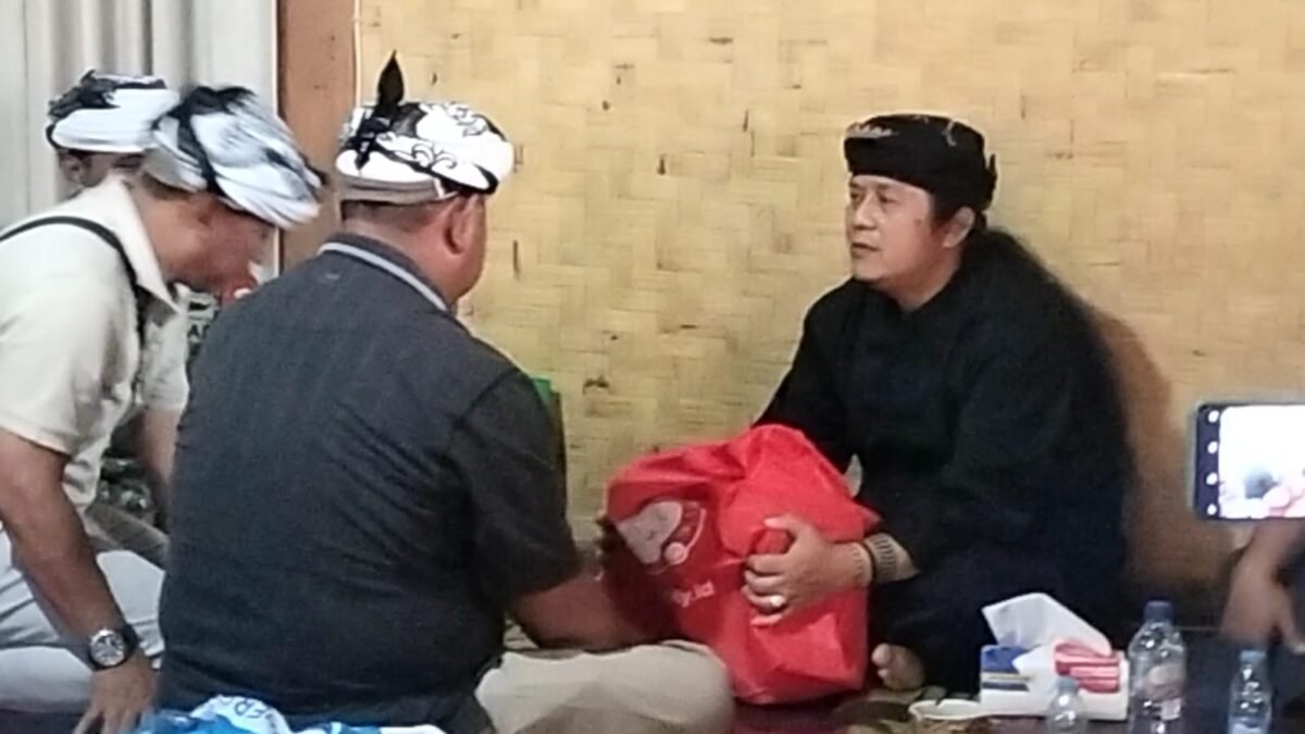 KTH Ciguha River Bogor menyalurkan bantuan bagi korban kebakaran Kasepuhan Ciptamulya di Sukabumi.