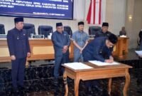 Bupati dan DPRD Sukabumi sepakati Raperda Perubahan APBD 2026 untuk mendukung program prioritas pembangunan daerah.