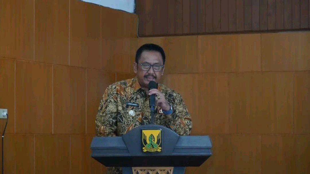 Bupati Sukabumi melantik Hj. Rina Rosmaniar Japar sebagai Ketua GOW periode 2026-2031. (Fb/Pemerintah Kabupaten Sukabumi)