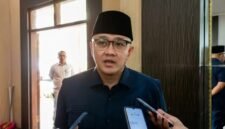 DPRD Sukabumi menyoroti belum jelasnya juknis layanan berobat gratis bagi warga dengan BPJS tidak aktif.