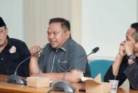 Budi Azhar Mutawali meminta Gubernur Jabar segera menerbitkan juklak layanan rumah sakit bagi warga tanpa BPJS aktif.