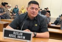 Ruslan Abdul Hakim menyoroti penurunan target PAD Sukabumi dan tingginya ketergantungan terhadap transfer pusat dalam RAPBD 2027.